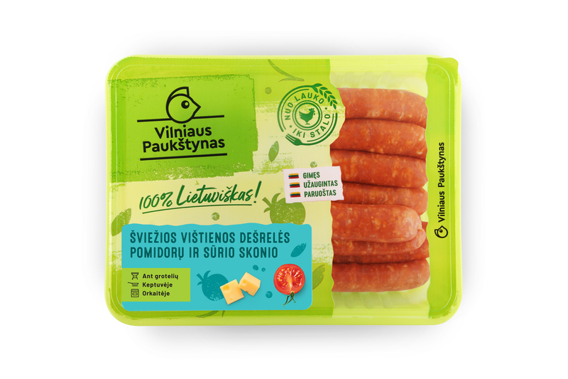 Fresh chicken sausages with tomato and cheese flavor